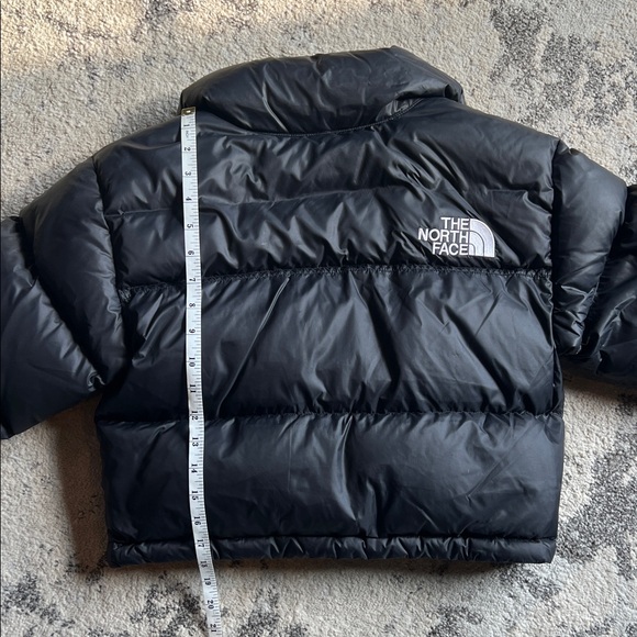 The North Face Women's Classic Black Puffer Jacket - Picture 16 of 16